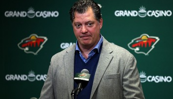Získal jedného z najlepších obrancov NHL, vytvoril zlatý olympijský tím. Cena pre manažéra sezóny má majiteľa