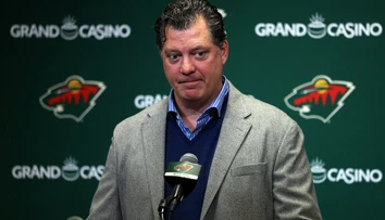 Získal jedného z najlepších obrancov NHL, vytvoril zlatý olympijský tím. Cena pre manažéra sezóny má majiteľa