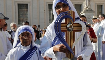 Pápež František vyhlásil Matku Terezu za svätú