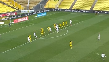 VIDEO: Neskutočný gól vo Francúzsku z 37 metrov. Hráč ho dosiahol z priameho kopu