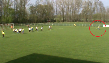 Frajer z okresu: Neuveriteľný priamy kop z asi 35 metrov