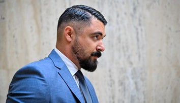 Diplomovku šéfa SIS Gašpara označujú za plagiát. Riaditeľ školy oznámil, že prácu preveria