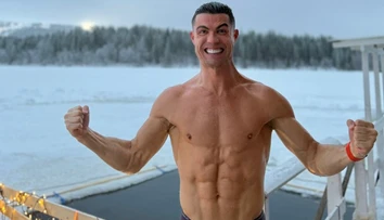 VIDEO: Ronaldo sa nefláka ani na Vianoce. Sviatky oslávil aj poriadnym otužovaním