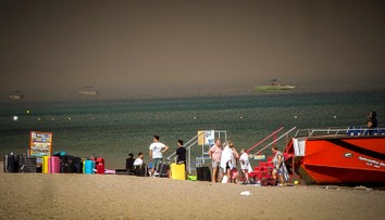 Český minister už rokuje s cestovkami, ako dostanú z Rodosu dovolenkárov. Slováci tvrdia, že štát ani CK im nedvíhajú telefóny