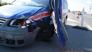 Opitý vodič v Bratislave prešiel do protismeru, narazil do štyroch áut