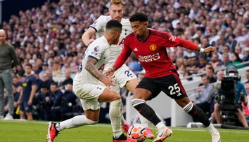 Kúpili ho za desiatky miliónov, teraz bol vyradený z kádra. Tvrdí, že je obetným baránkom