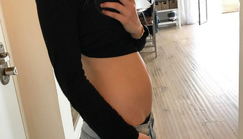 Topmodelka prekvapila fanúšikov. Fotka s rastúcim bruškom