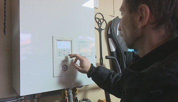 Nečakal na pomoc štátu. Petrovi sa podarilo ušetriť za energie stovky eur ročne