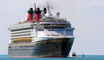 Štyrom ľuďom hrozilo, že sa utopia. Zachránila ich výletná loď spoločnosti Disney