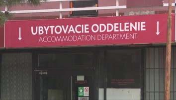 Mnohí zostávajú pre brigádu, iní potrebujú prespať len pár dní. Ceny internátov počas leta vás prekvapia