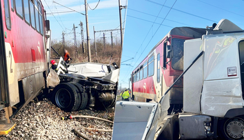 Veľká nehoda vlaku na juhu Slovenska. Hlásia mŕtveho a viacero zranených