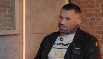 Nie ste vo filme, pán Vémola. Bojovník otvorene o väzbe, zadržaní aj bravúrnej reakcii Lely