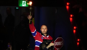 VIDEO: Plná hala v Montreale tlieskala slovenskej legende. Do Bell Centre sa vrátil Jaroslav Halák
