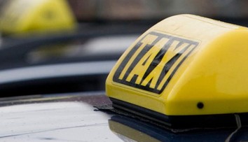 West Brom vyšetruje incident, jeho hráči mali ukradnúť taxík