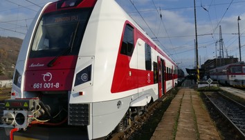 Vlak v Žiari nad Hronom zachytil opitého muža na nástupišti a stiahol ho pod seba. Zraneniam podľahol