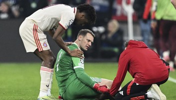 Neuveriteľná smola alebo telo z porcelánu? Neuer sa opäť zranil, tentoraz pri oslave gólu