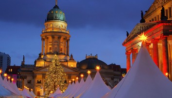 VIDEO: Rozžiarili obrovský vianočný strom, ktorý označujú za najvyšší na svete