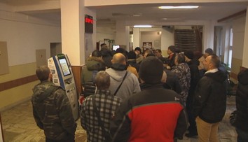 Nával na dopravnom inšpektoráte v Michalovciach. Ukrajinci tu vo veľkom prepisujú autá