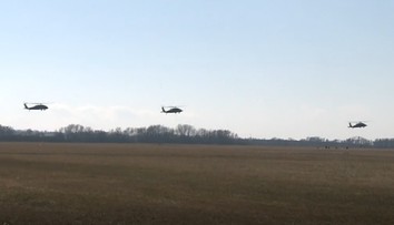 Nebo nad Prešovom burácalo ako v bojovej zóne. Zastávku si tam spravili bojové vrtuľníky NATO