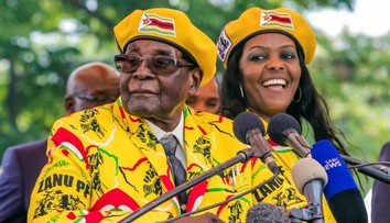Grace Mugabe žiada o rozvod. Odchod jej muža z politiky ju "rozrušil a ponížil"
