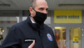 Košický primátor tvrdí, že na letisku chcel 15 odberných tímov, no armáda povolila len jeden