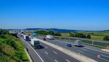 Diaľnice u našich susedov zdražejú: Za známku dáme výrazne viac