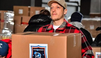 Messi daroval milióny, Ronaldo dres. Exspoluhráč Hamšíka a Lobotku je na mieste zemetrasenia v Turecku