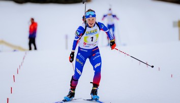 Francúzskym biatlonom otriasol ďalší škandál. Reprezentantka manipulovala so zbraňou kolegyne