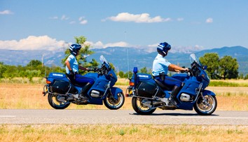 Chlapec (16) na bicykli na diaľnici predbehol policajnú motohliadku. Jeho maximálna rýchlosť ich šokovala