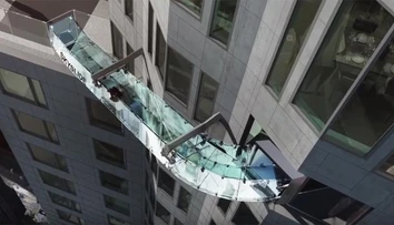 Mrakodrap v USA ponúkne adrenalínový zážitok. Šmykľavka vo výške 305 metrov