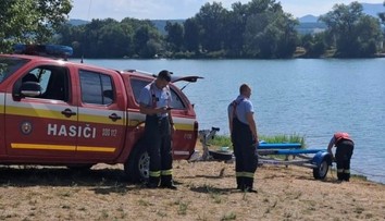 Nešťastie na Zlatých pieskoch. Z jazera vytiahli telo muža bez známok života