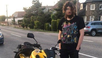 Nadrogovaný mladík si kúpil motorku, cestou z predajne ho zastavili policajti