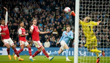 Skaza je dokonaná. Vláda Arsenalu sa blíži ku koncu, City opäť v pole position na titul