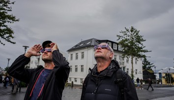 Pre pár minút tmy cestujú tisíce kilometrov. „Prichádzajú sem ľudia z celého sveta,“ hovorí Slovenka žijúca na Islande