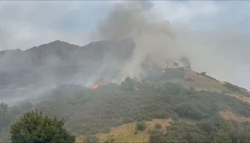 Ničivé požiare sužujú Európu. Na Kréte zahynuli dvaja mladí hasiči
