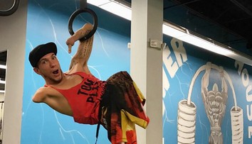 Je bez nôh a jednej ruky. Napriek tomu ohúril všetkých svojou vytrvalosťou