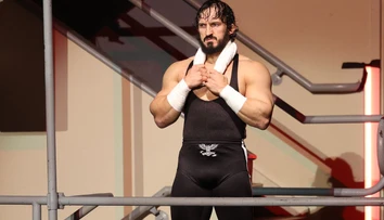 Deň predtým ešte zápasil. Vo veku len 40 rokov nečakane zomrela hviezda wrestlingu