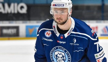 Zmluvu s tímom NHL podpísal na pumpe. Po mnohých reštartoch kariéry bojuje niekdajší talent o MS