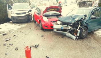 Policajti neverili vlastným očiam. Vodička (35), ktorá nabúrala do dvoch áut, nafúkala 5 promile