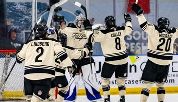 VIDEO: Neuveriteľný večer slovenského brankára v zámorí. Skvelý zápas zavŕšil gólom cez celé ihrisko