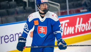 Rozhodol sa reprezentovať Slovensko, neľutuje to. Pred draftom sa o neho zaujímajú slávne kluby NHL (rozhovor)