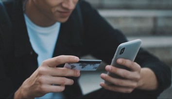 Kreditky sú najväčšia pasca. Experti varujú Slovákov pred rýchlymi pôžičkami (porovnanie úverov)