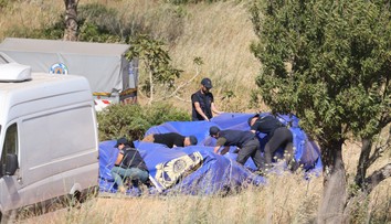 FOTO+VIDEO: Počas obnoveného pátrania v prípade zmiznutej Madeleine McCannovej sa našli časti oblečenia a kostí