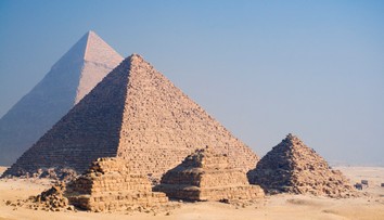 Architektúra bez počítačov, ktorá poráža prírodu. Vedci vysvetlili, prečo sú pyramídy také odolné voči zemetraseniam