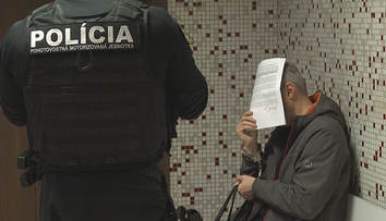 Bodal právničku v trebišovskom supermarkete počas bieleho dňa. Útočník sa postavil pred súd