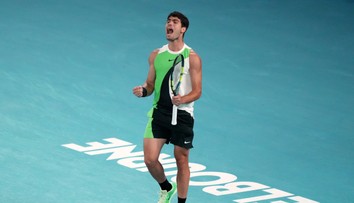 Prvý set dal Djokovičovi nádej na prepis histórie. Alcaraz však otočil a teší sa z kariérneho grandslamu