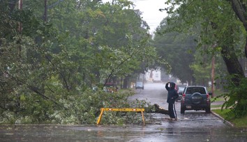 VIDEO: Hurikán Dorian je už v Kanade, takmer pol milióna ľudí ostalo bez elektriny