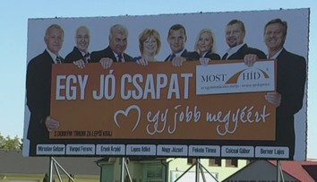 Ministerstvo kultúry napomína politické strany. Na bilboardoch majú používať slovenčinu