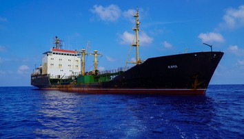 Putin prekabátil Západ, na jeho tieňovú flotilu sú sankcie prikrátke. Neustále sa rozširuje a produkuje zisk