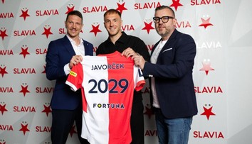 Súťažný debut v drese Slavie Praha tak skoro nepríde. Slovenský mladík utrpel vážne zranenie
